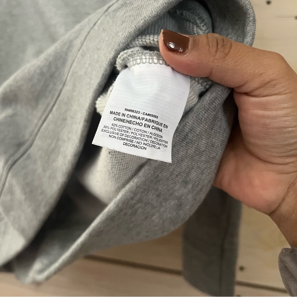 Nike Gray Sweatshirt With Cutout In Back Sz Medium - Picture 3 of 6
